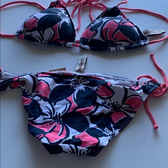 New Hollister Navy floral bikini xs bottom med top - Picture 2 of 3